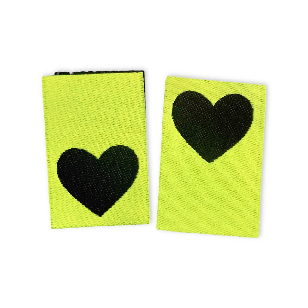 Set of 2 woven labels “Heart” neon