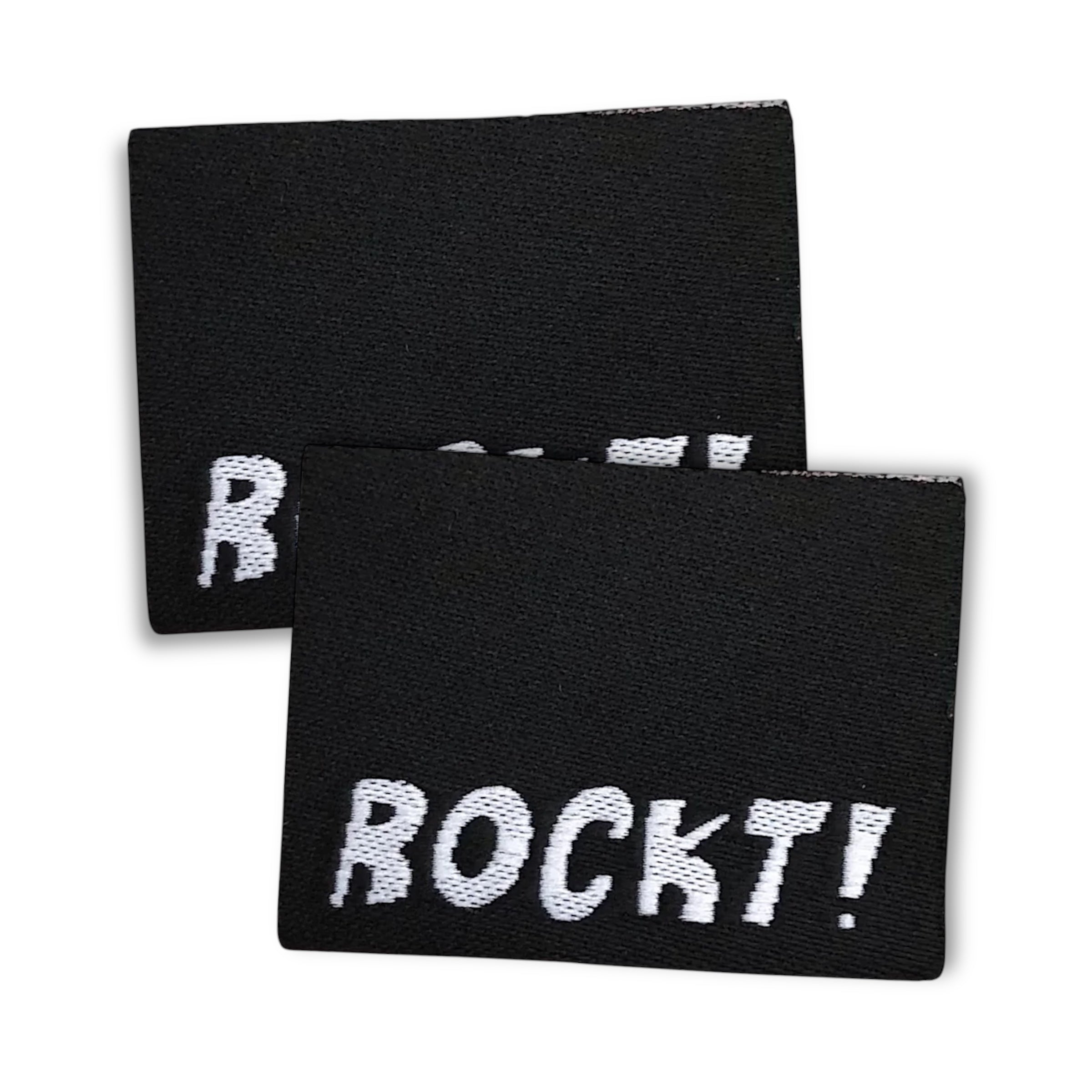 Set of 2 woven labels “rocks!”